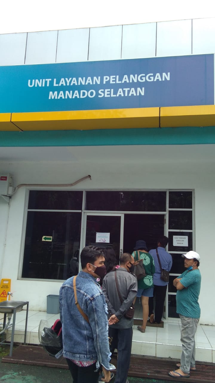 Peminat Superwow Rela Harus Antri